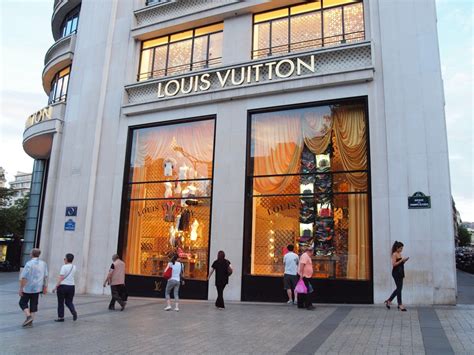 where to shop louis vuitton in paris|Louis Vuitton Paris online store.